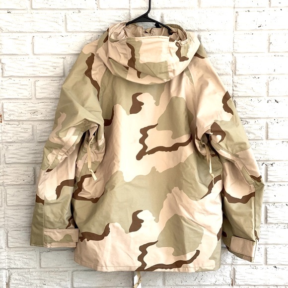 NWT U.S. Military Issue Desert Camouflage Cold Weather ECWCS Parka size Medium - Picture 5 of 16